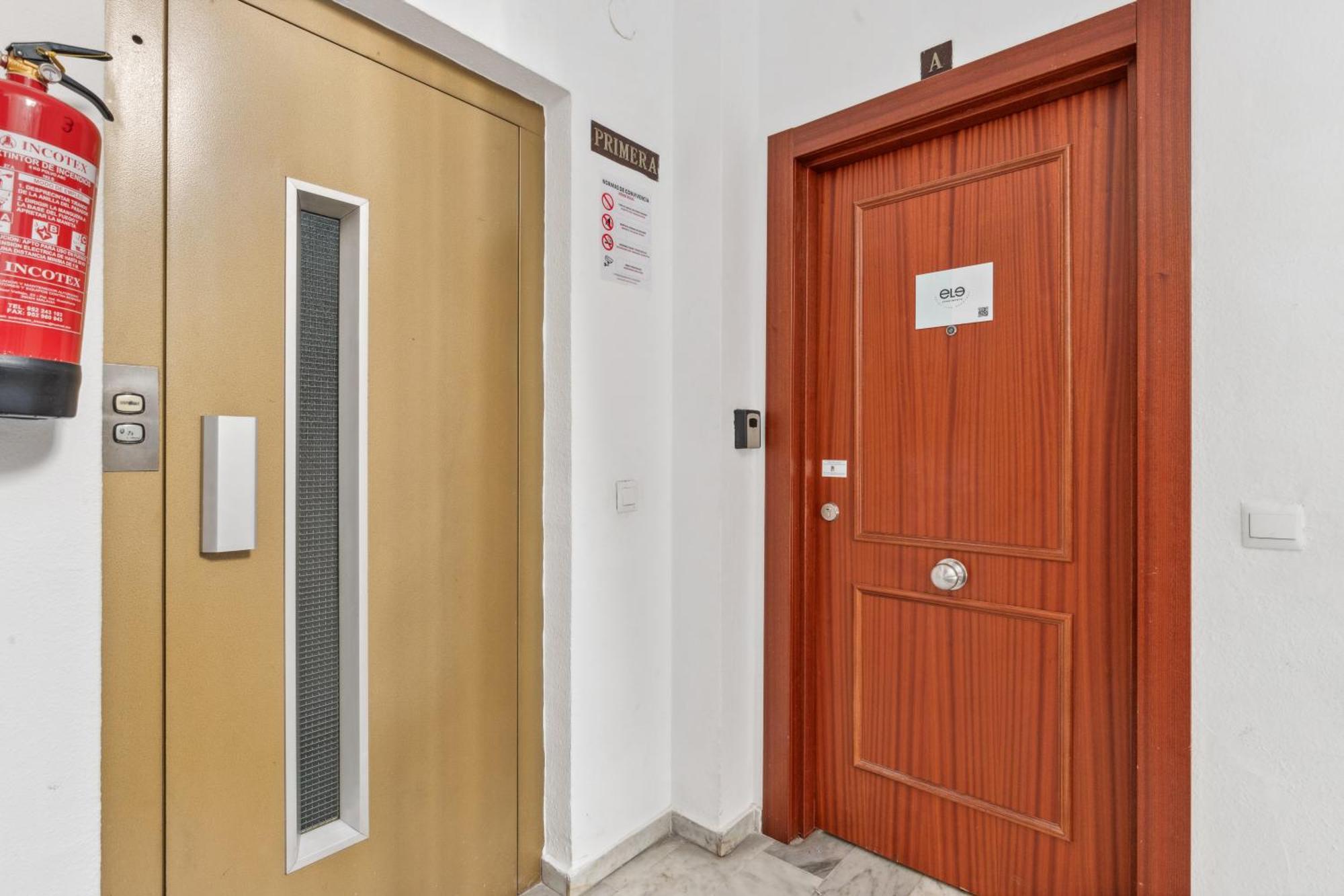 Epidemia & Quite Bedrooms By Ele Apartments Malaga Exterior photo